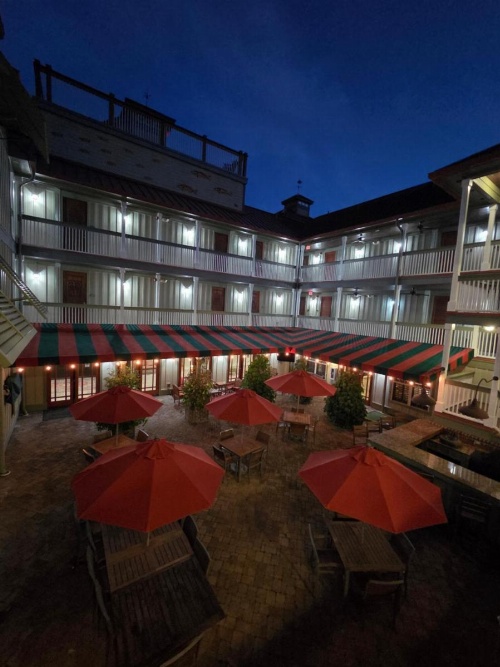 Willow Lodge image 10